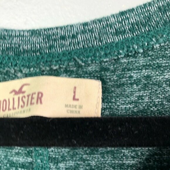 Hollister green hacci long sleeve women’s top - Picture 3 of 6